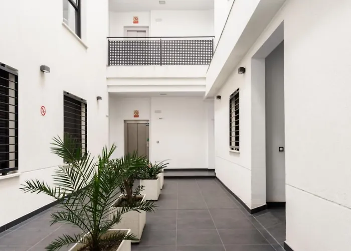 Family Apartment Patio&Swimming Pool In Center Malaga